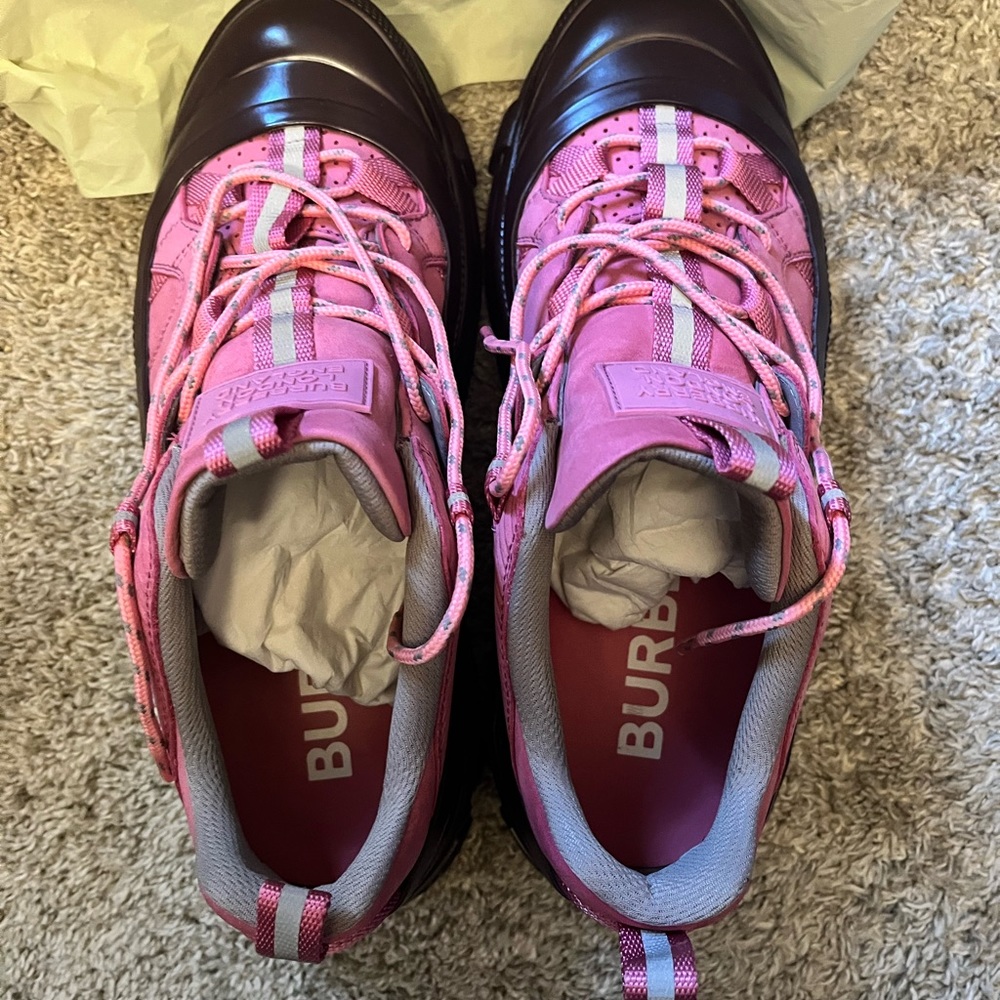 Only worn once great condition and at a great price
